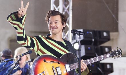 Hottie of the Day: Harry Styles Oozes Charm in Venice, Kisses Nick Kroll