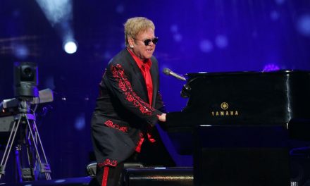 News: Elton John Reveals He Has Lost His Eyesight