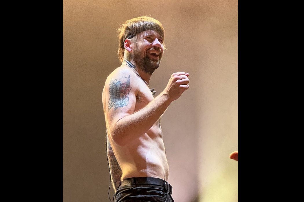 News:Beartooth Frontman Caleb Shomo Comes Out as Gay Following End of 14-Year Marriage